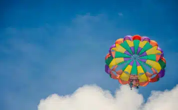 Découvrez l'activité de saut en parachute dans la région toulousaine